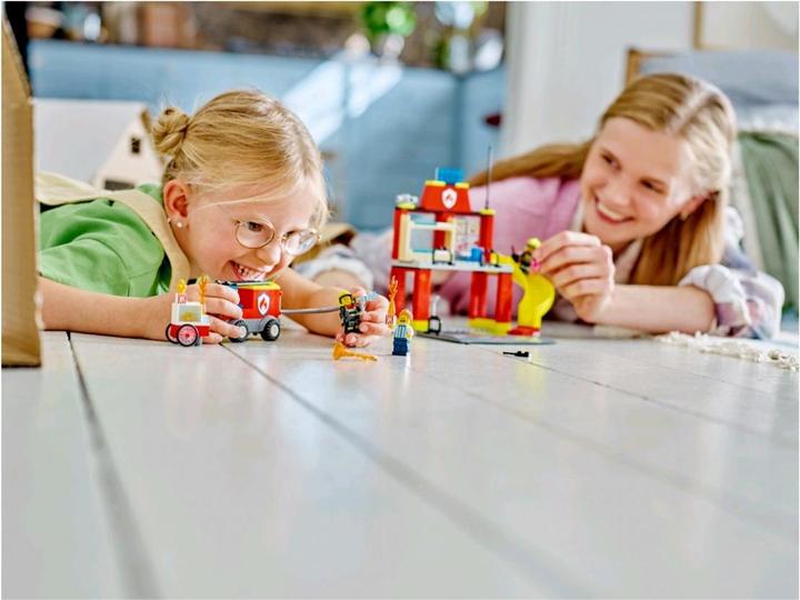 Produktbild LEGO Feuerwehrstation und Löschauto (60375, LEGO City)