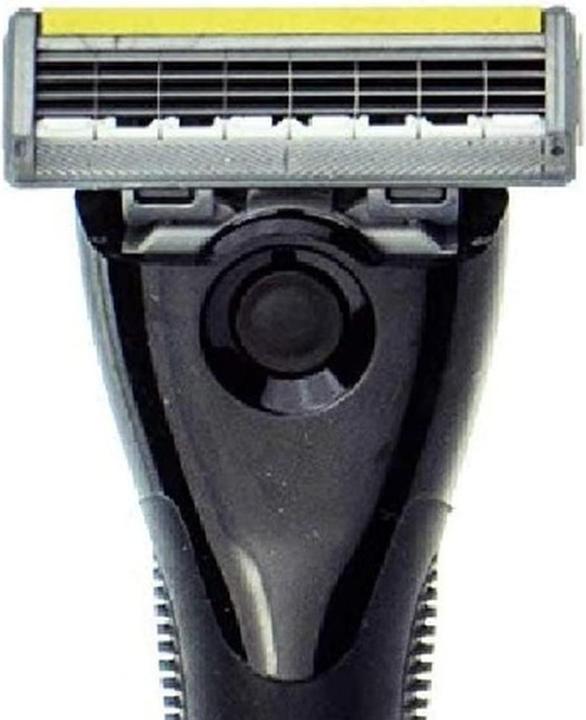 Actual product image Wilkinson Quattro Titanium Precision (8 x)