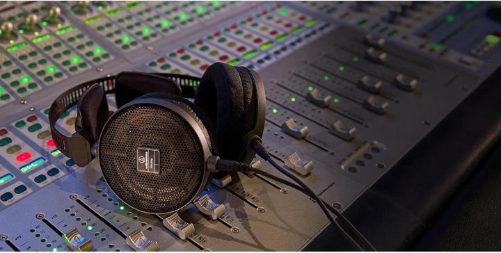 Actual product image Audio-Technica ATH-R70x (No noise cancellation, Cable)
