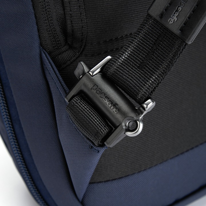 Actual product image Pacsafe Metrosafe X Rucksack 44 cm Laptopfach (20 l)
