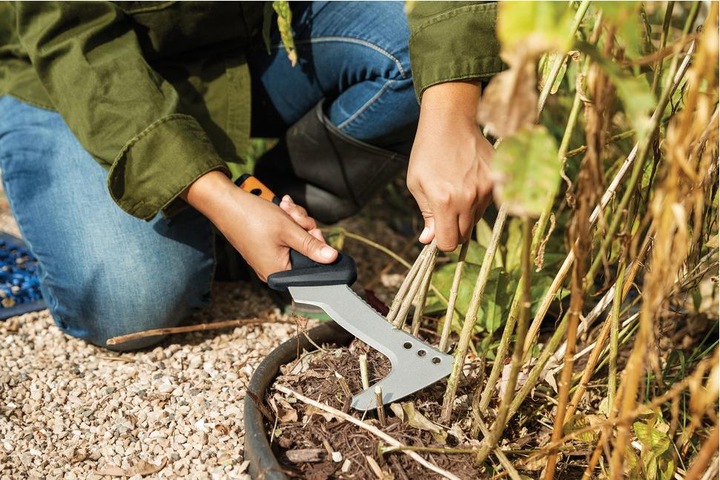 Produktbild Fiskars Hippe, Auch als Sappie verwendbar, Inkl. Holster aus Nylon, Klingenlänge: 15 cm, Gehärteter