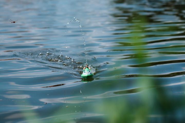 Actual product image Carson Jet ski 2.4GHz 100% RTR