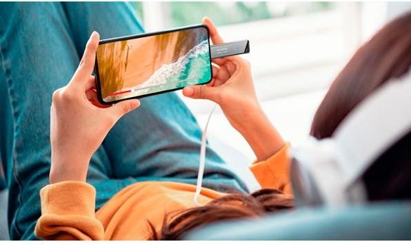 Image du produit Adata UE800 Lecteur flash USB USB Type-C 3.2 Gen 2 (3.1 Gen 2) Silver (512 Go, USB-C, USB 3.2 Gen 2)