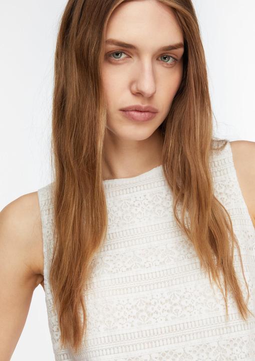 Actual product image Comma Bluse Feminines Baumwollspitzentop mit Muschelsaum (44)