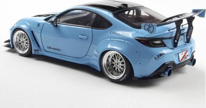 Actual product image Solido 1:18 Toyota GR86 LBWK BODY KIT blau