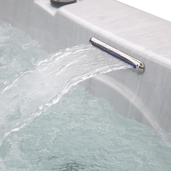 Produktbild Home Deluxe Outdoor Whirlpool WHITE PEARL, 27 Massagedüsen, Beleuchtung, Treppe und Thermoabdeckung, 3 Personen