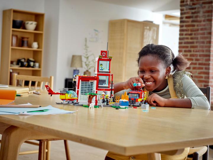 Produktbild LEGO Feuerwache (60320, LEGO City)