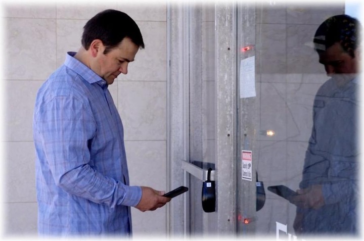 Actual product image Igloohome Smart Keybox 3