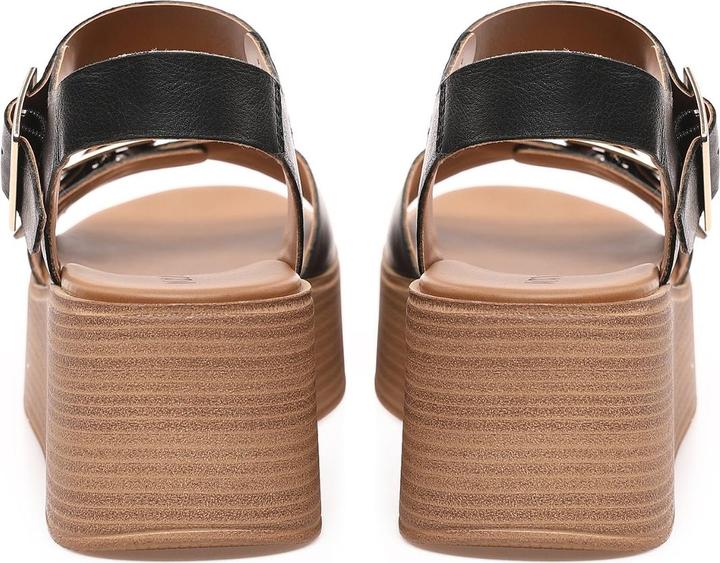 Actual product image Inuovo presents a fashionable wedge sandal made from high-quality leather for the warm days of the year. (41)