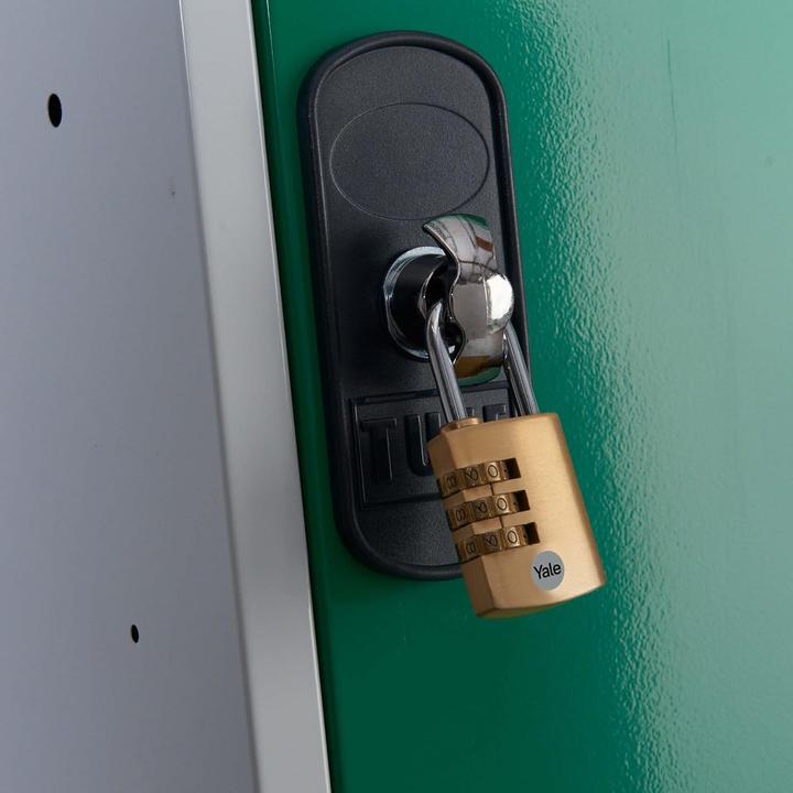 Actual product image Yale YE3CB/38/131/1/GO Padlock 38 mm Gold Combination lock