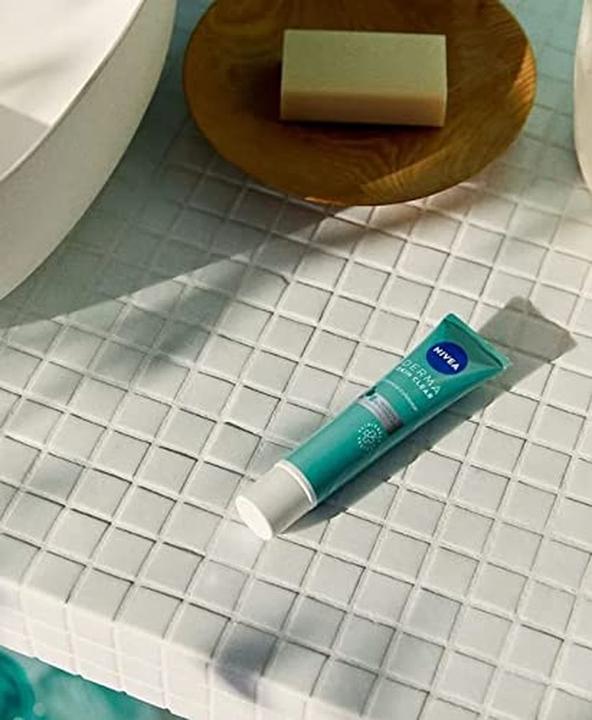 Actual product image NIVEA Night exfoliating skin peeling Derma Skin Clear (Night Exfoliator) 40 ml (Cleansing scrub, 40 ml)