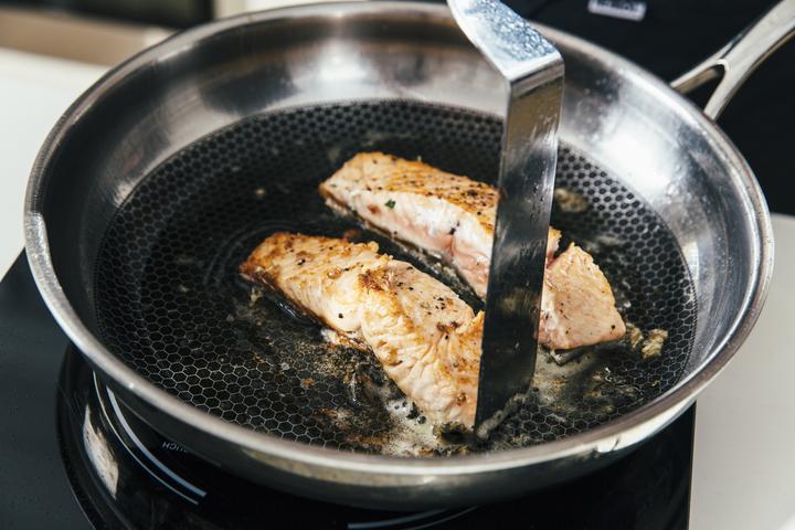 Actual product image Heirol Pro Steelsafe Frying Pan, stainless steel + non-stick coating, 24 cm (24 cm, Pot, Stainless steel)