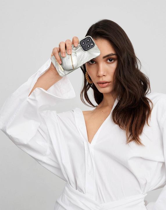 Produktbild iDeal Of Sweden Designer Hard-Cover Luminous Pearl (Apple iPhone 13 Pro Max)