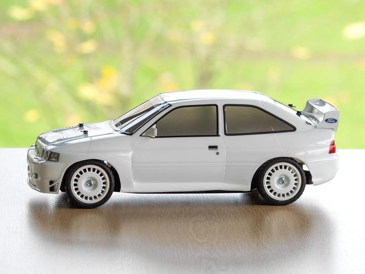 Produktbild Tamiya Ford Escort Custom 1998 (Kit)