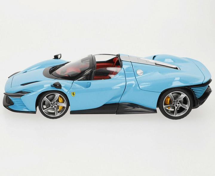Actual product image Bburago Ferrari Signature Daytona SP3 1/18 blue