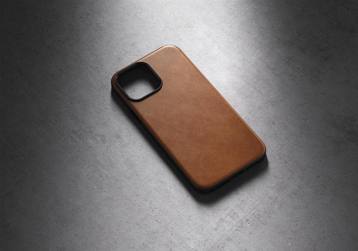 Produktbild Nomad Back Cover Modern Leather iPhone 14 Plus Hellbraun (Apple iPhone 14 Pro Max)