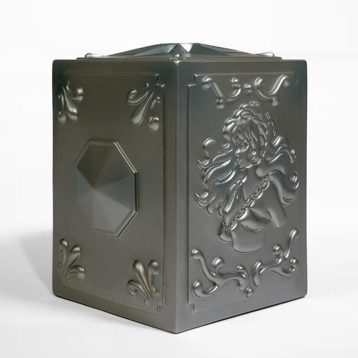 Actual product image Plastoy Saint Seiya - Tirelire Pandora's box Andromede