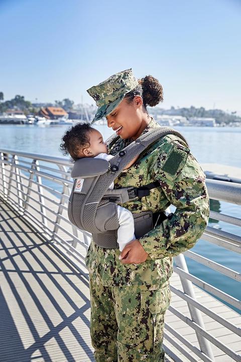 Actual product image Ergobaby Omni Breeze