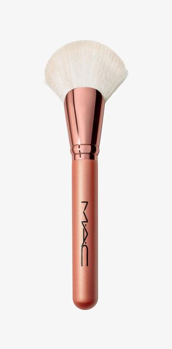 Actual product image Mac Knives 143S Bronzer Fan Brush (Powder)