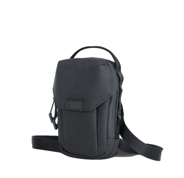 Actual product image Wandrd X1 Cross Body Bag Small Zwart (1 l)