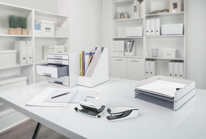 Actual product image Leitz WOW - Hole punch/stapler set
