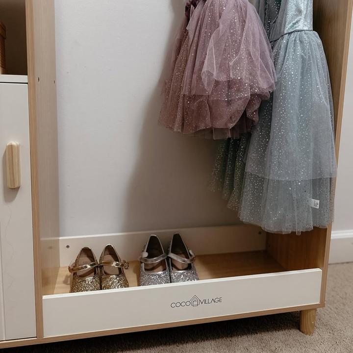 Produktbild Coco Village Kinderkleiderschrank aus Holz mit Spiegel – Verkleidungsschrank für Rollenspiele (30 cm)