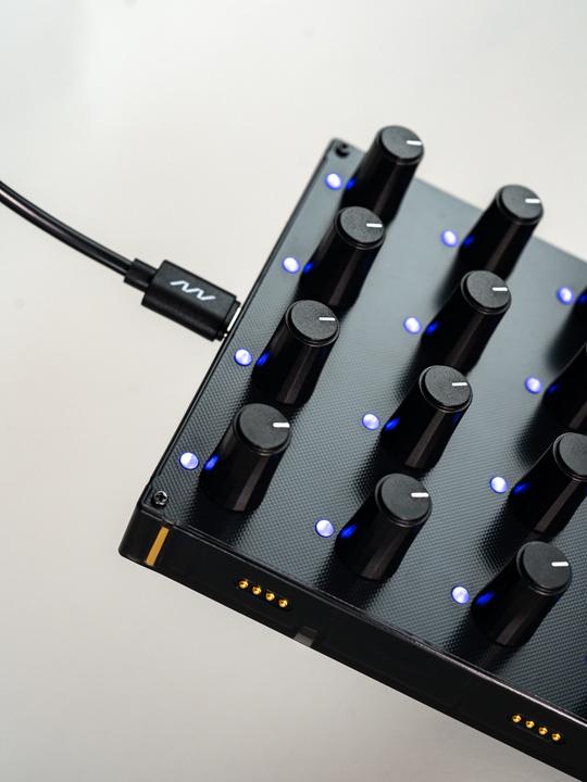 Produktbild Intech Studio Grid Series 3 - PO16 Linear
