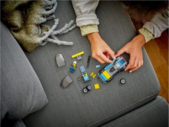 Produktbild LEGO Elektro-Sportwagen (60383, LEGO City)