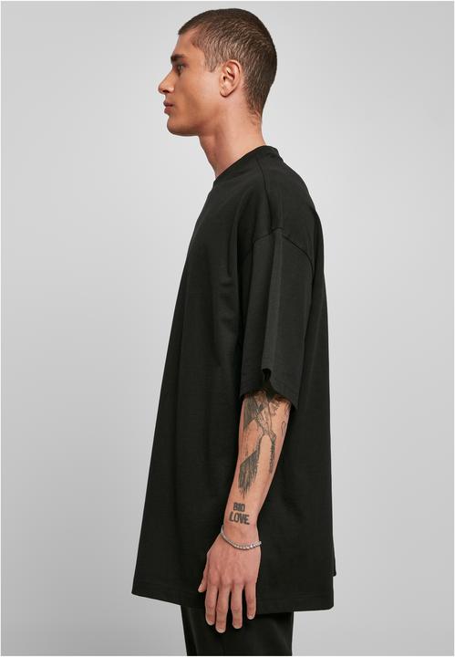 Actual product image Urban Classics Huge Tee - 16930 (XS)