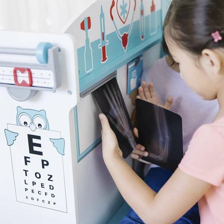 Actual product image Melissa & Doug Doctor Activity Centre