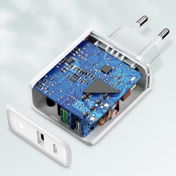 Produktbild Ugreen USB-A + USB-C 36W Ladegerät (36 W)