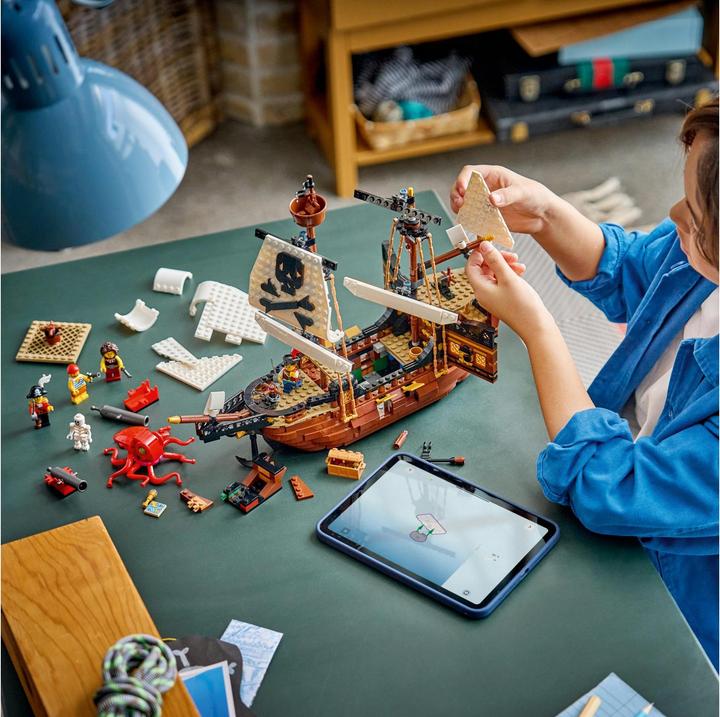 Produktbild LEGO Legendäres Piratenschiff