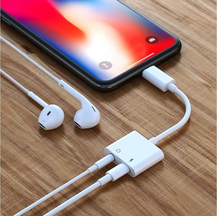 Actual product image PowerGuard Lightning 3.5mm Headphone Audio Adapter & Charge (Lightning, 3.5mm jack)