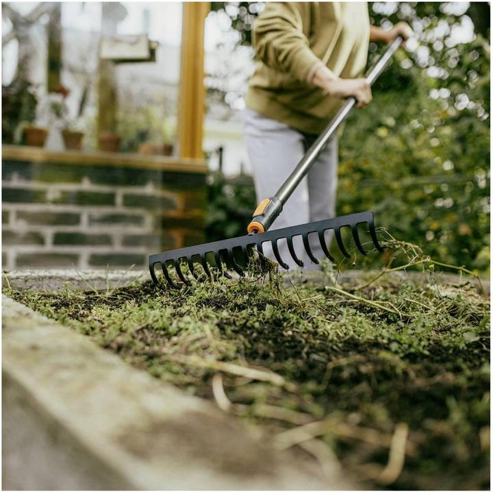 Actual product image Fiskars Rechen OneClick 16 Zinken