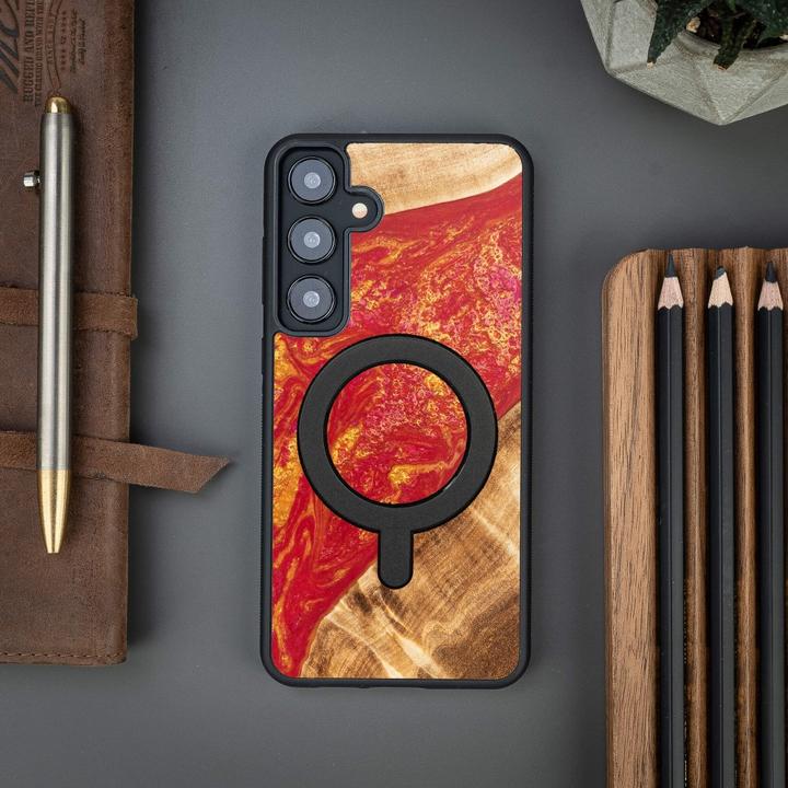 Actual product image Bewood Unique MagSafe Paris wood and resin case red and gold (Samsung Galaxy S24+)