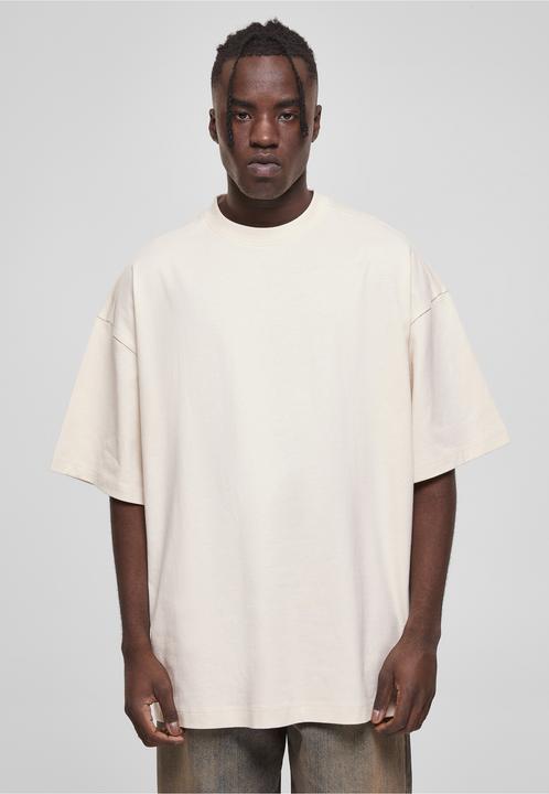 Actual product image Urban Classics Huge Tee - 16930 (L)