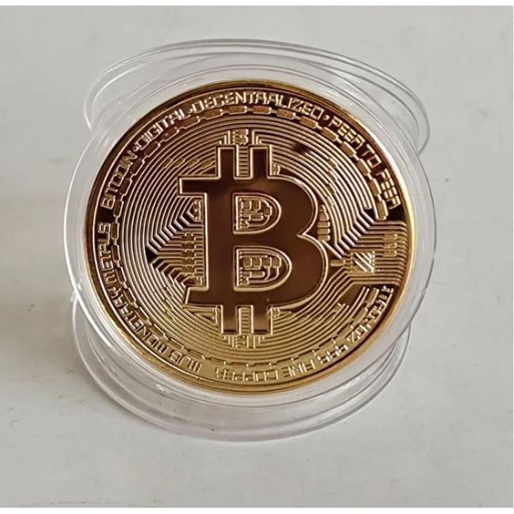Produktbild Crypto Stuff Vergoldete Bitcoin Münze mit Schutzhülle und Graviertem Bitcoin Logo