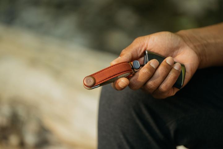 Image du produit Orbitkey Porte-clés en toile cirée - rouge brique