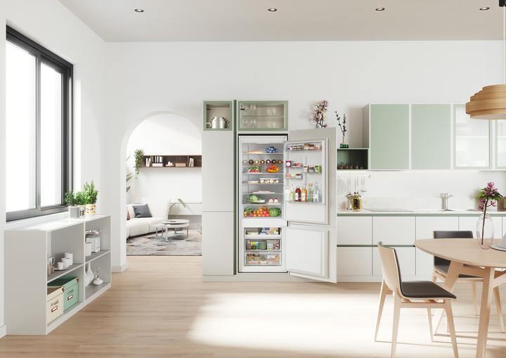 Actual product image Candy Fresco CBT7719EW Built-in 364 L E White (364 l)