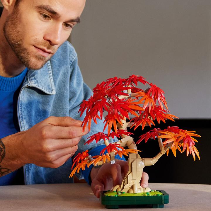 Actual product image LEGO Japanese red maple - bonsai tree (10348, LEGO Botanical)
