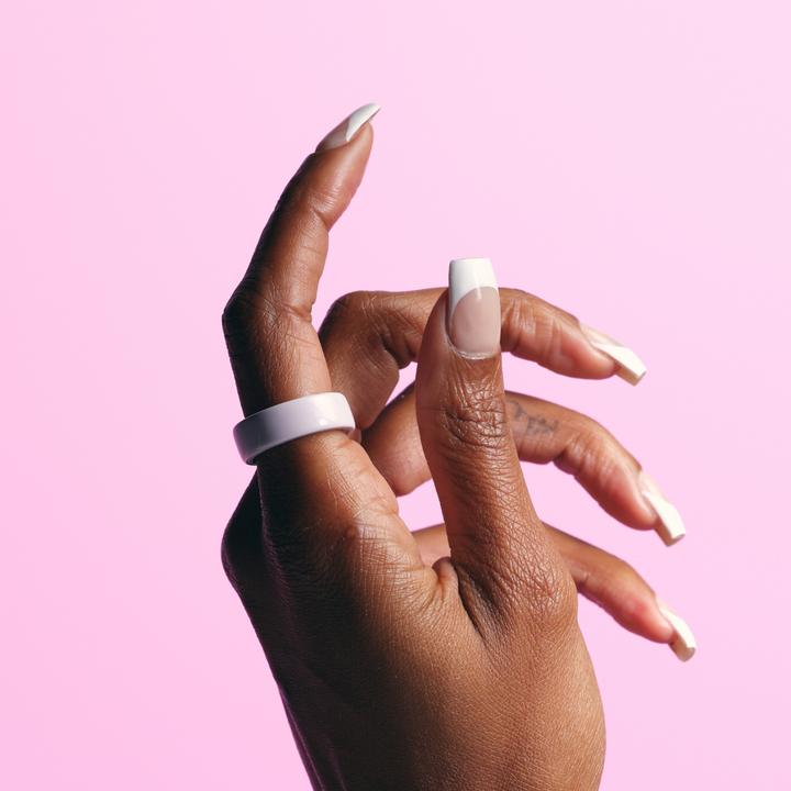 Image du produit Oura Ring 4 Ceramic (4, Pétale)
