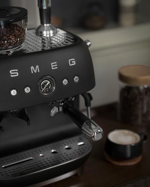 Immagine prodotto Smeg Macchina per Espresso con Macinacaffè Integrato