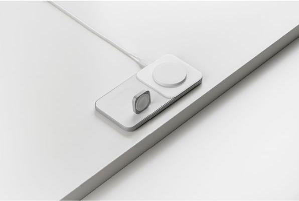 Actual product image Nomad Base One Max 3:1 with MagSafe Silver (15 W)