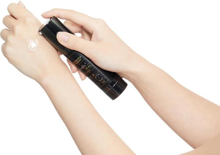 Actual product image VT Cosmetics Black Truffle Reedle Shot 100 Spicule Microneedling Exosome Serum (50 ml)
