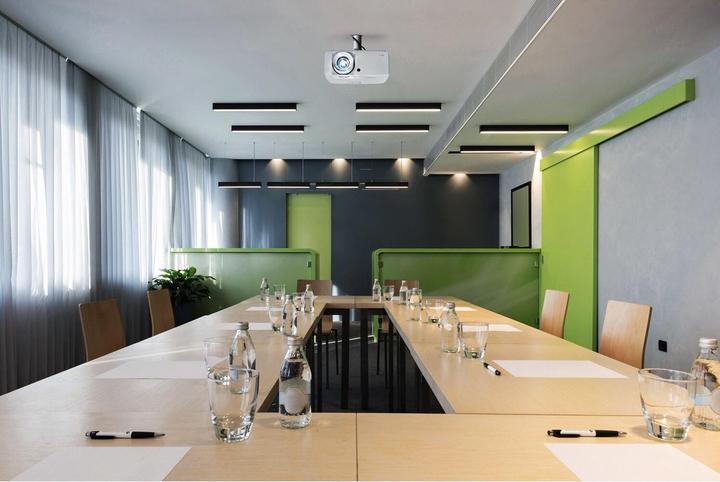 Produktbild Optoma ZK450 (4K, 4200 lm, 1.4:1)