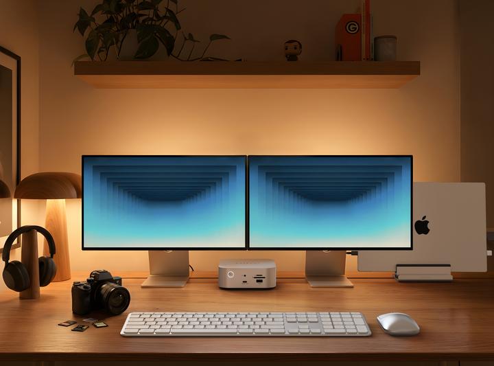 Produktbild Satechi Thunderbolt 5 CubeDock ze slotem na SSD | 8K | PD do 140W (7 Ports)