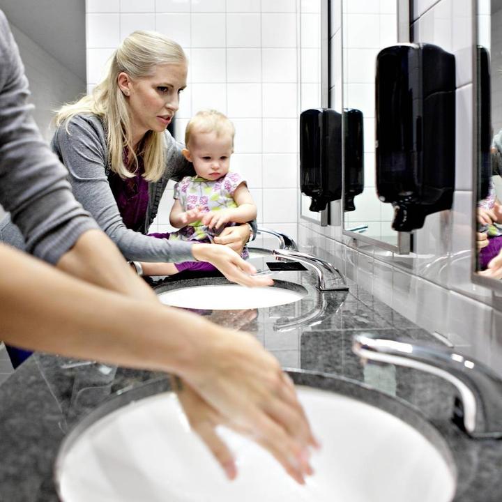 Actual product image Tork Spray soap, for S1/S11 soap dispenser, universal quality, perfumed, 1 x 1000 ml (Liquid soap, 1000 ml)