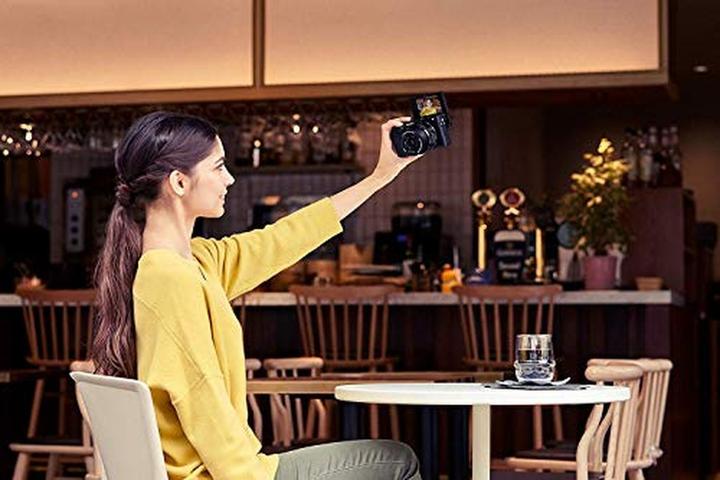 Produktbild Sony Alpha 6400 Kit (16 - 50 mm, 24.20 Mpx, APS-C / DX)