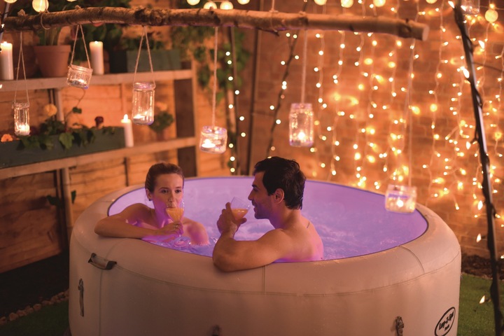 Produktbild Bestway Lay-Z-Spa Paris (4 Pers.)