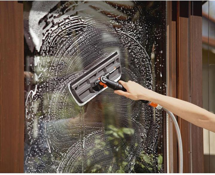 Actual product image Gardena Cleansystem window washer with puller